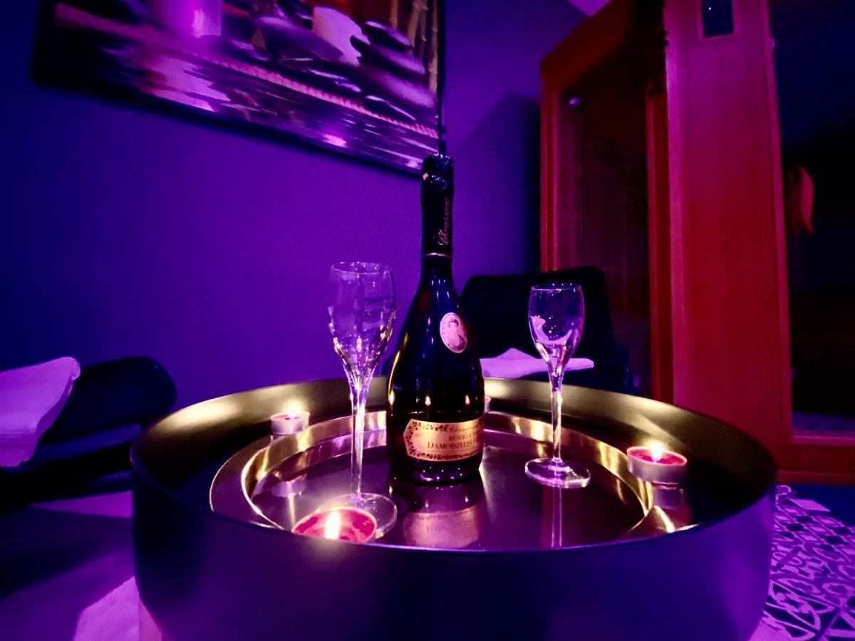 Suite Avec Jacuzzi Et Sauna Privee Evreux Exterior photo