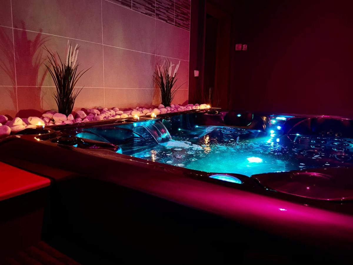 Suite Avec Jacuzzi Et Sauna Privee Evreux Exterior photo